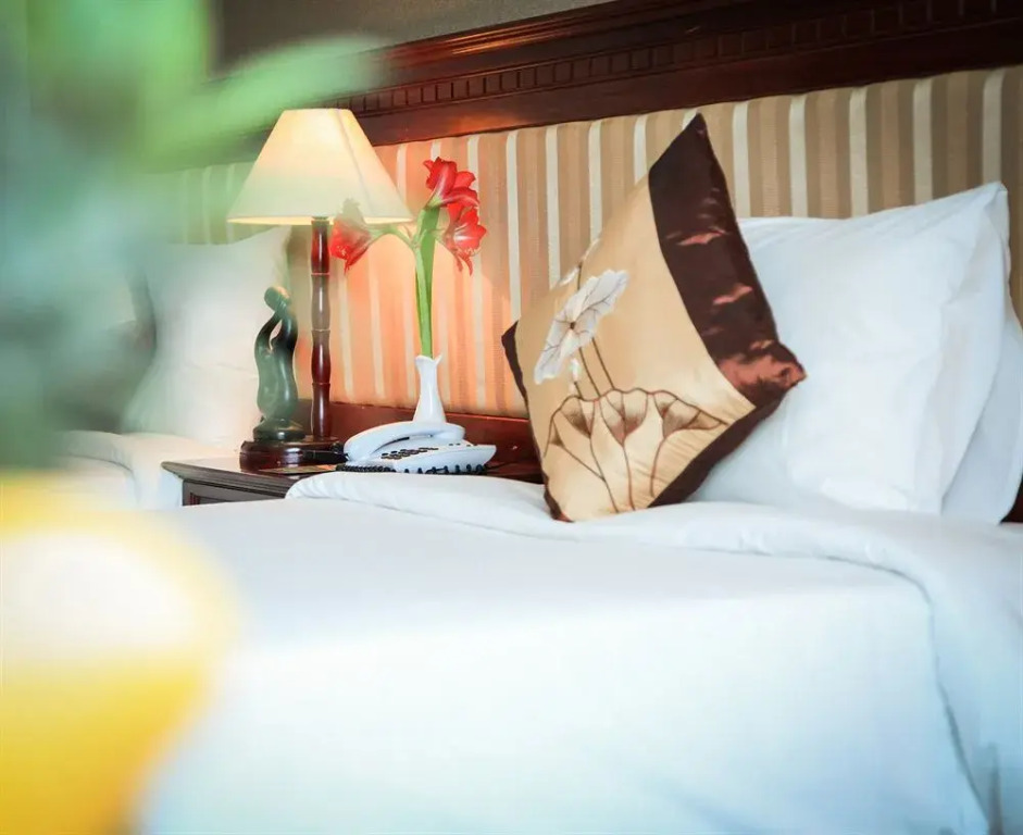 Aloha Ha Long Hotel