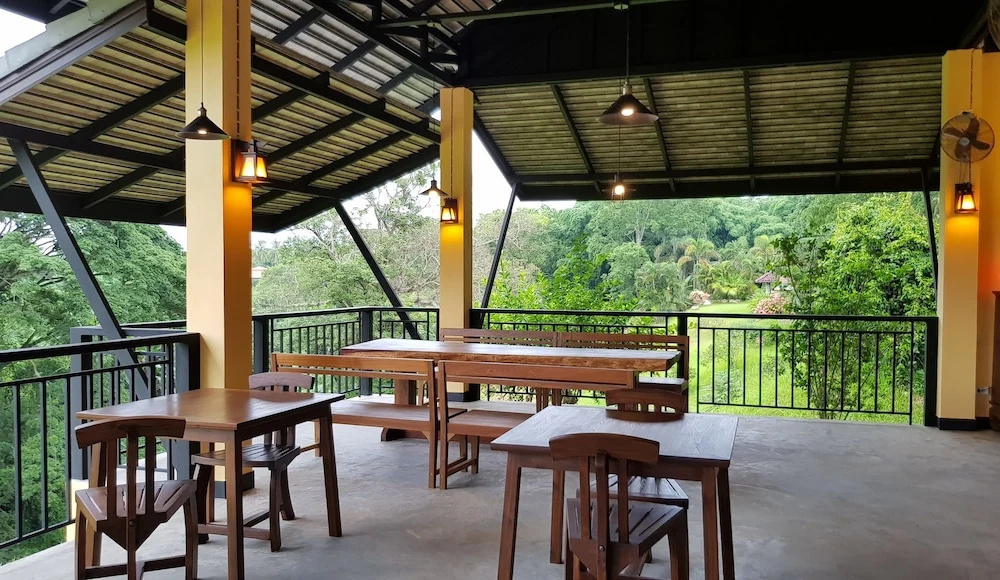 Baan Sakuna Hotel
