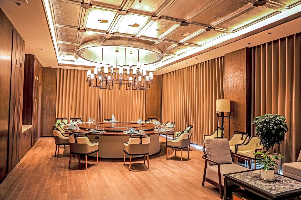 Howard Johnson by Wyndham Bole Plaza Chengwu