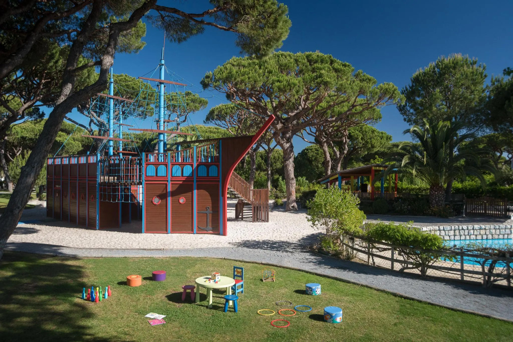 Pine Cliffs Gardens