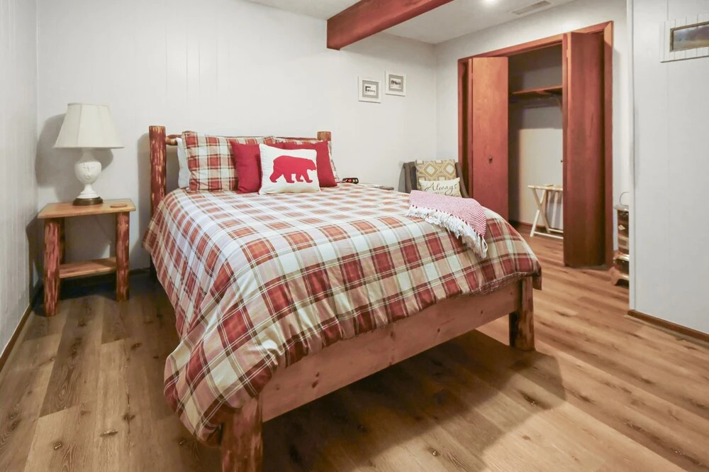Hill Top Cottage - Dog Friendly 4 Bedroom Home by RedAwning