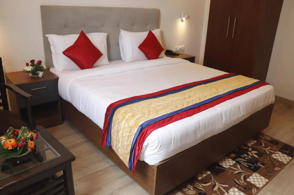 Click Hotel Transport Nagar