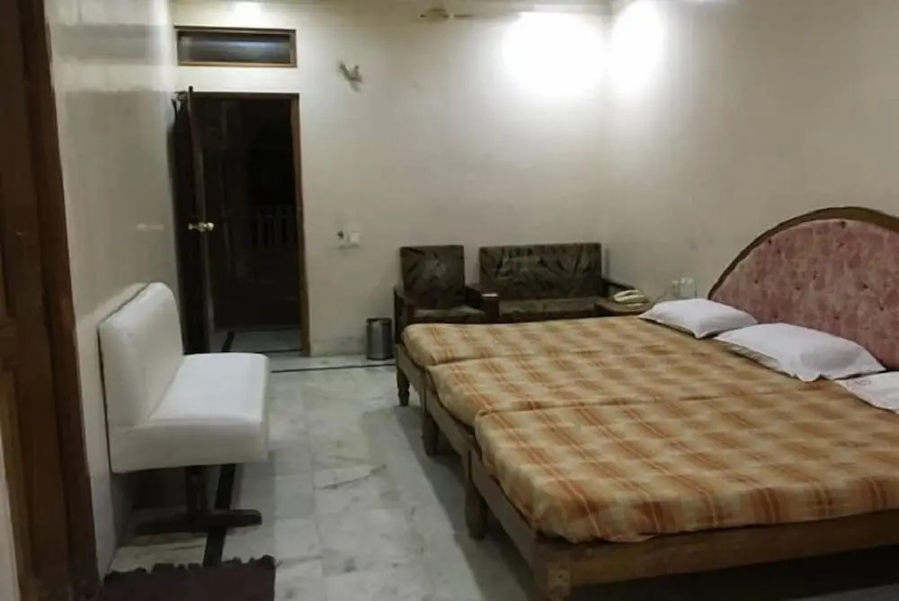 Iroomz Shanbhag Towers International