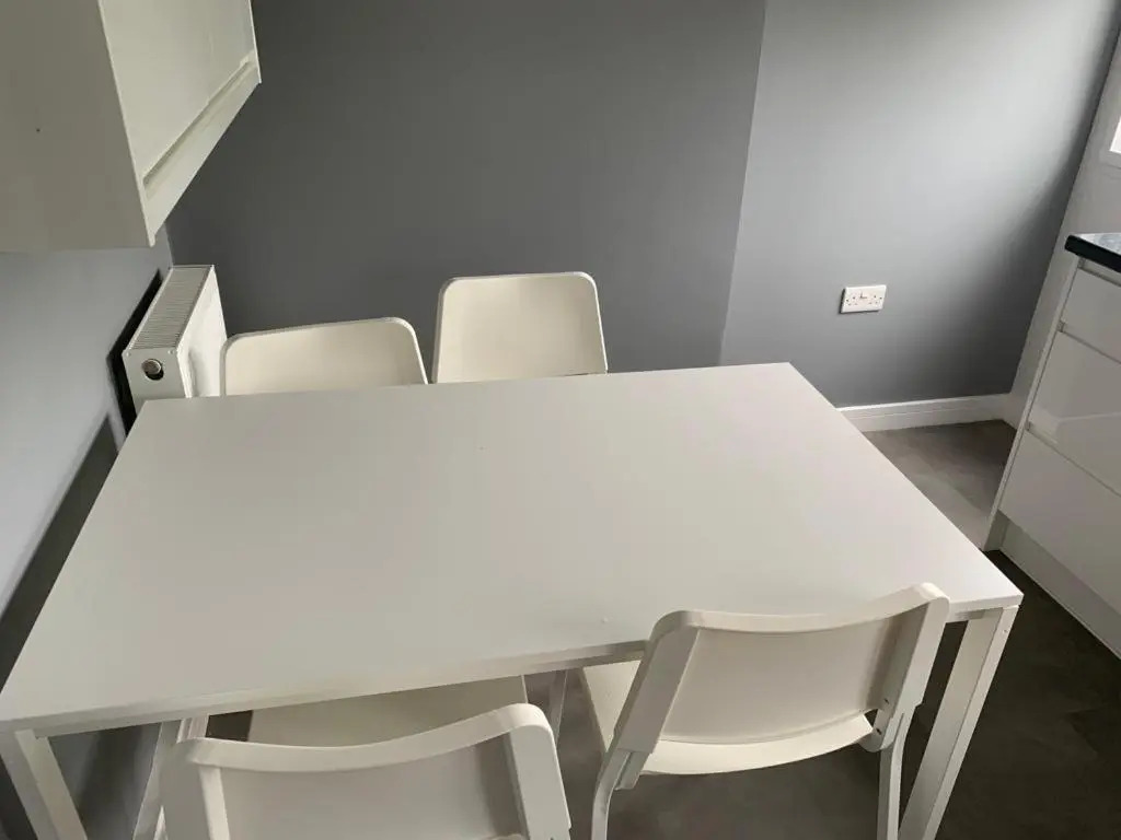 Double room with private bathroom in Basingstoke