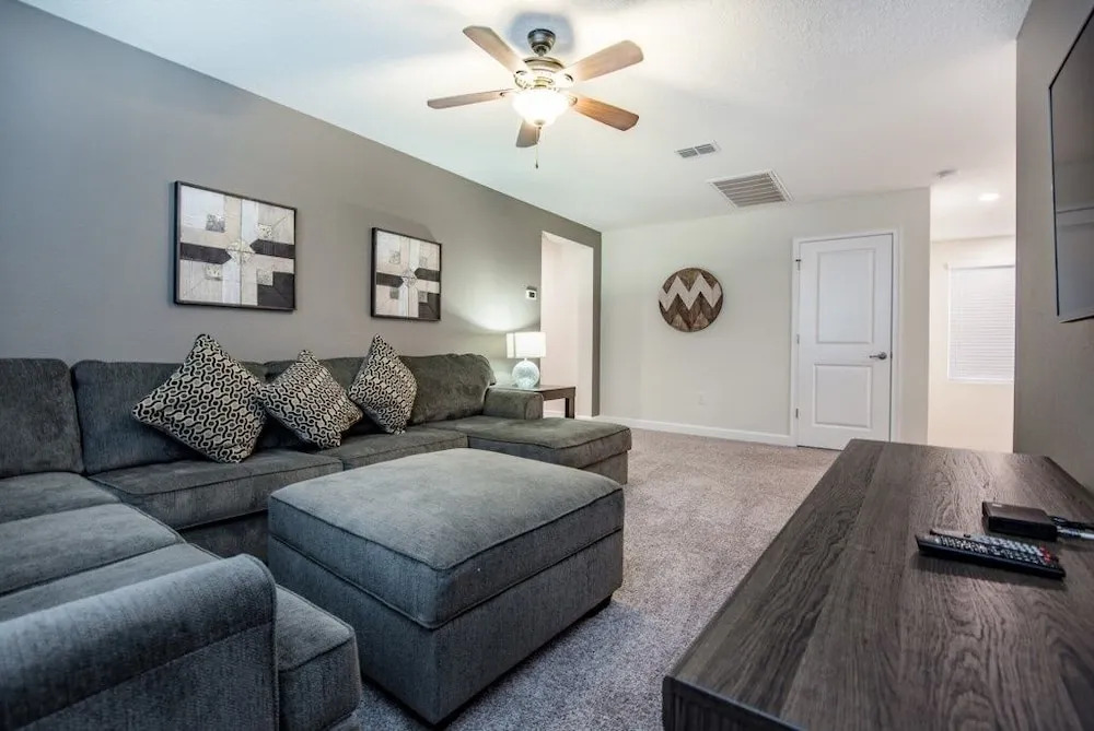 6-Bedroom Villa in Davenport 1622MVD
