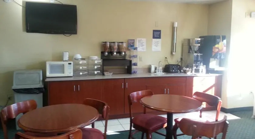 Microtel Inn and Suites Thomasville High Point