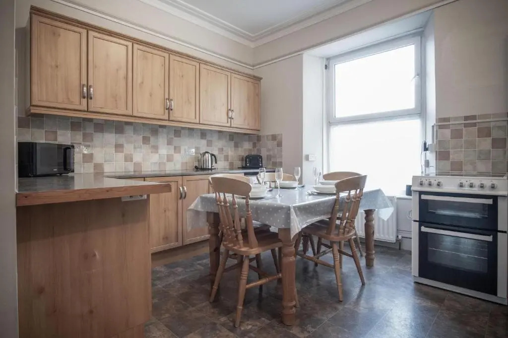 Connaught House - 2 Bedroom Apartment - Tenby