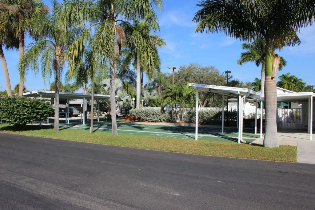 Groves RV Resort