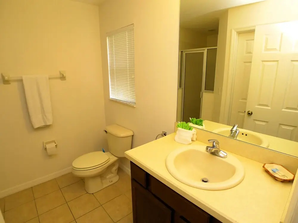 4 BED Pool Home Overlooking Reserve