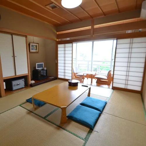 Noto Fureai Bunka Center(のとふれあい文化センター)