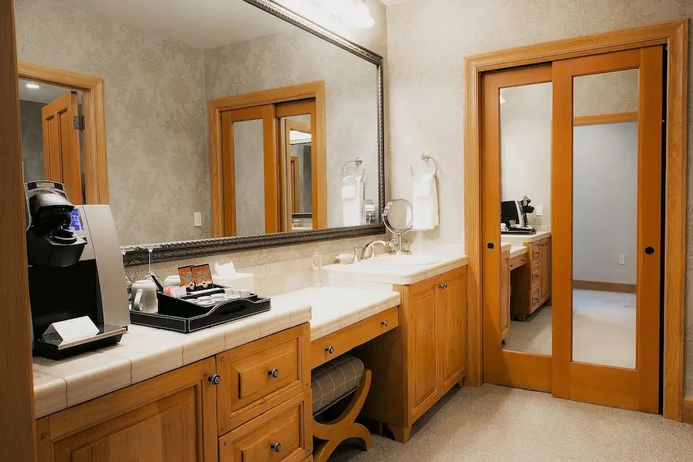 Premium Luxury Two Bedroom Suite with Mountain Views