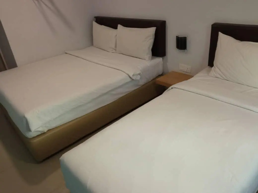 Room V Jalan Megat by SECOM