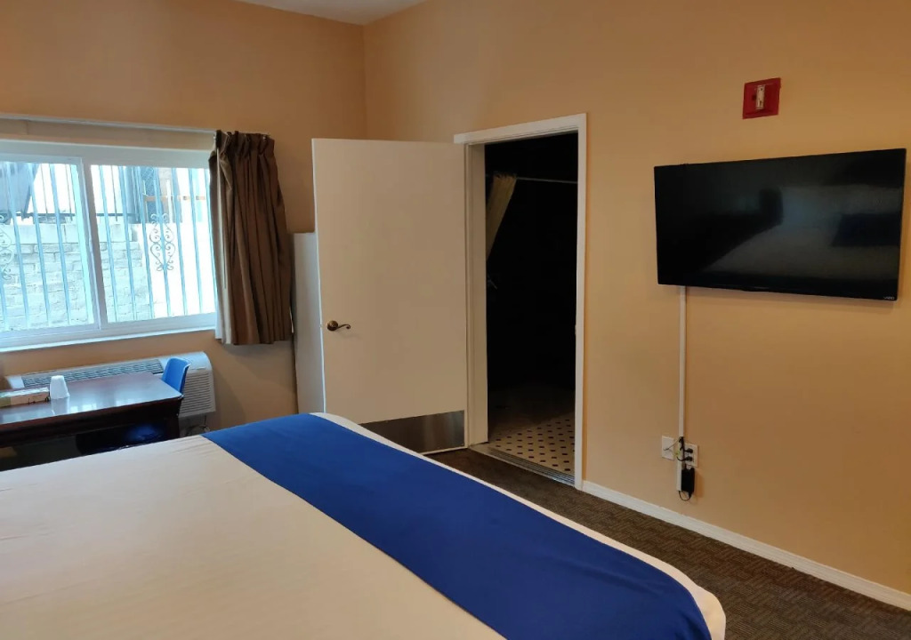 Colony Inn - North Hollywood - Hotel Near Universal Studios