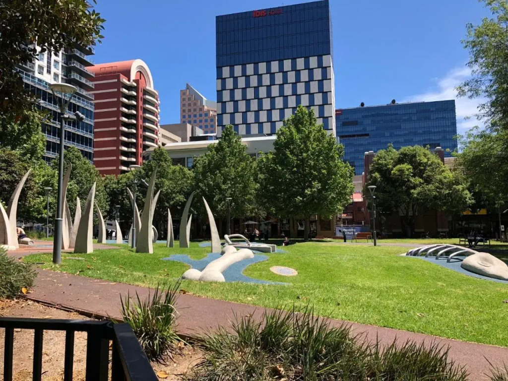 ★Lux 2BR on Hindmarsh SQ★