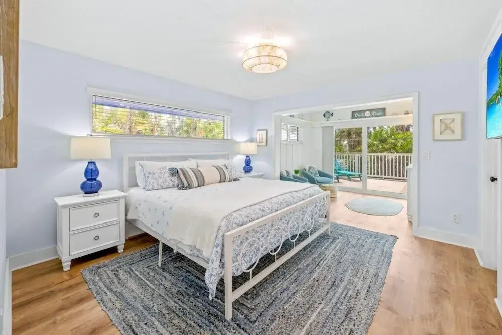 11431 Dickey Lane-kaztiva 3 Bedroom Home by RedAwning