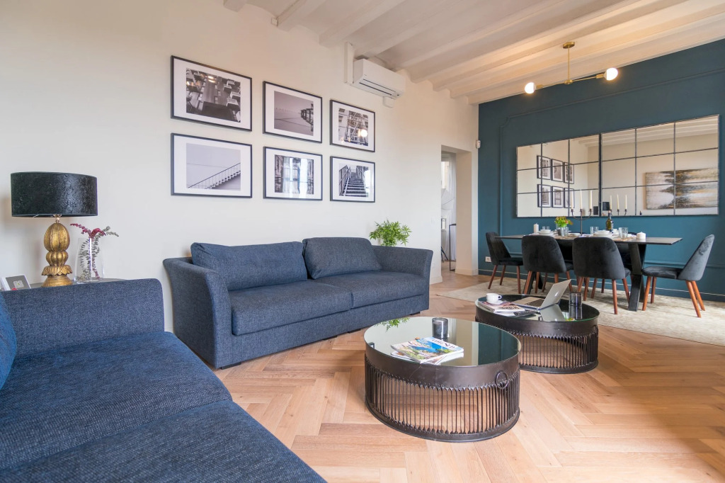 Liceu in Barcelona with 2 bedrooms and 1 bathrooms