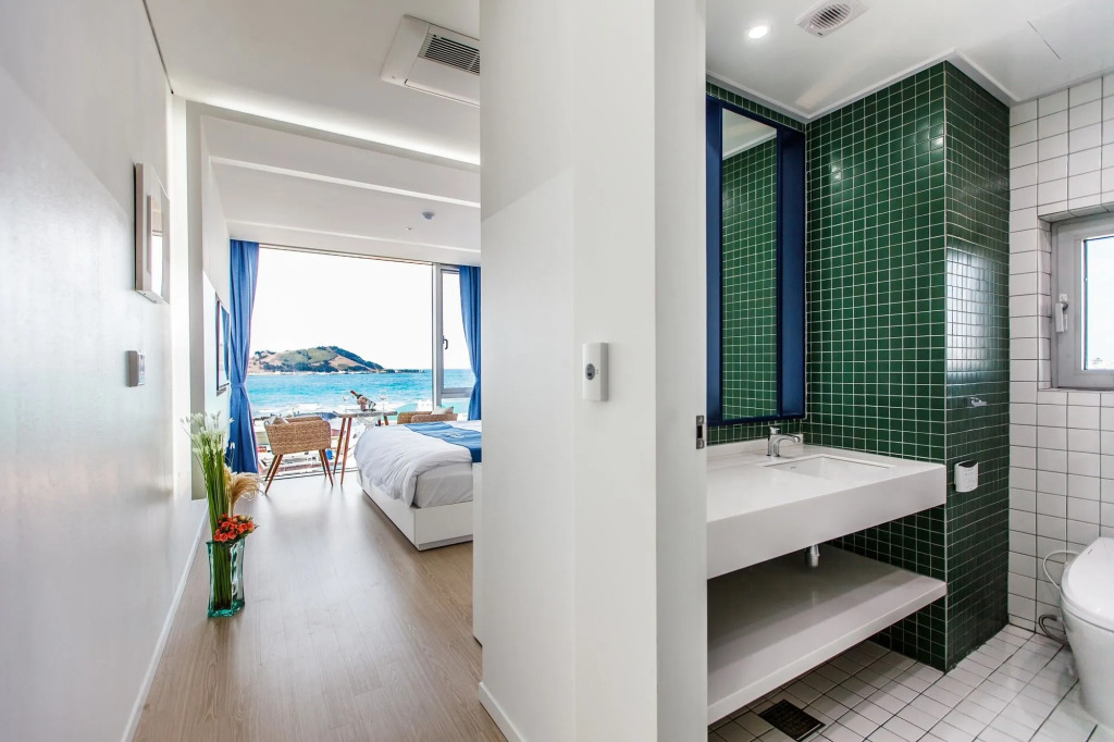 Blue Spring Hotel