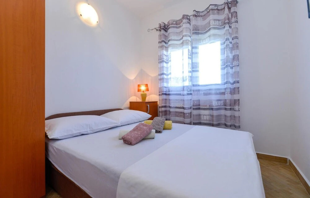 Nice Apartment in Starigrad Paklenica With Wifi and 2 Bedrooms