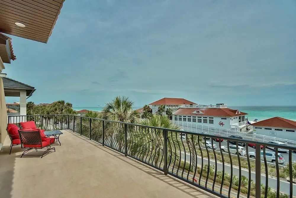 Sea Span 6 Bedroom Holiday Home by Five Star Properties