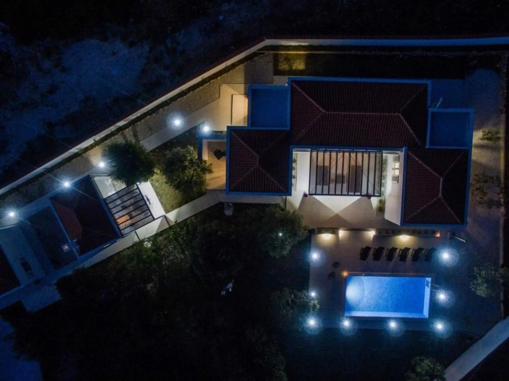 Luxurious Villa in Debeljak with Swimming Pool