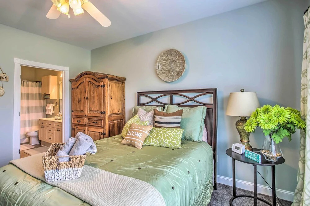 'No Rush Fore' Condo Near Beaches & Golfing!