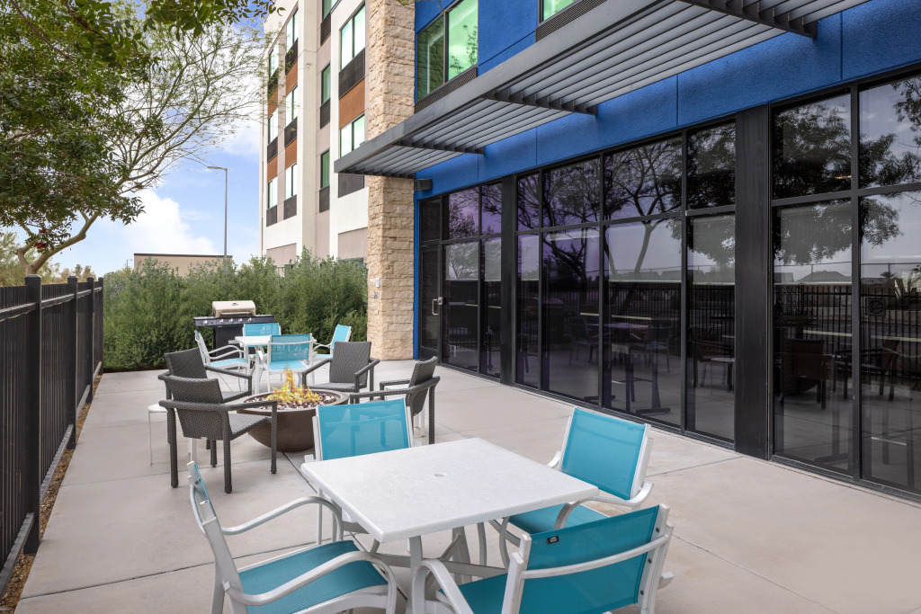 Holiday Inn Express & Suites Phoenix West - Buckeye by IHG