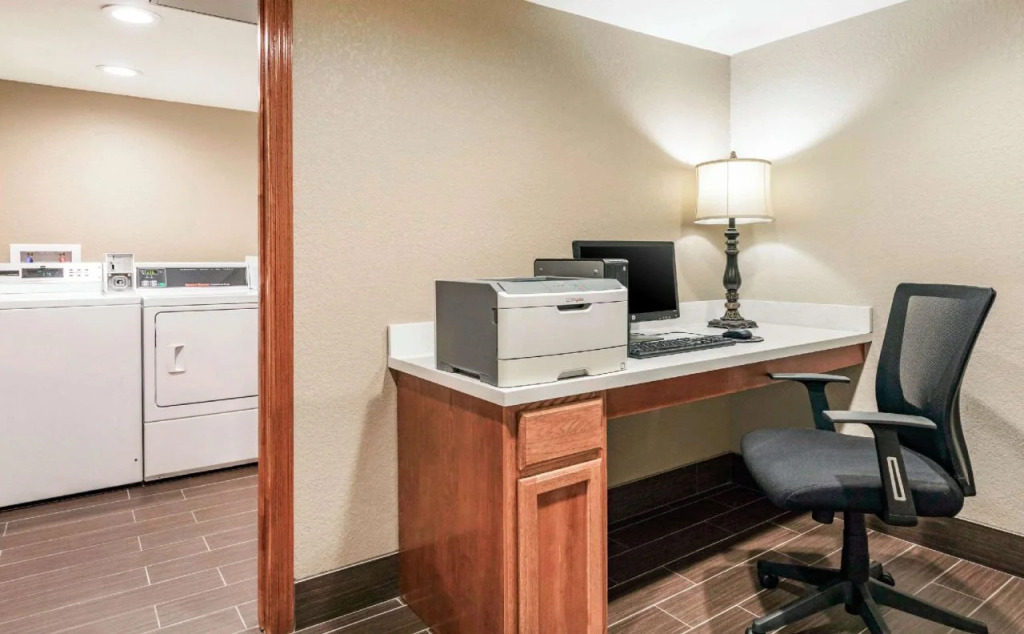 AmericInn Kalamazoo