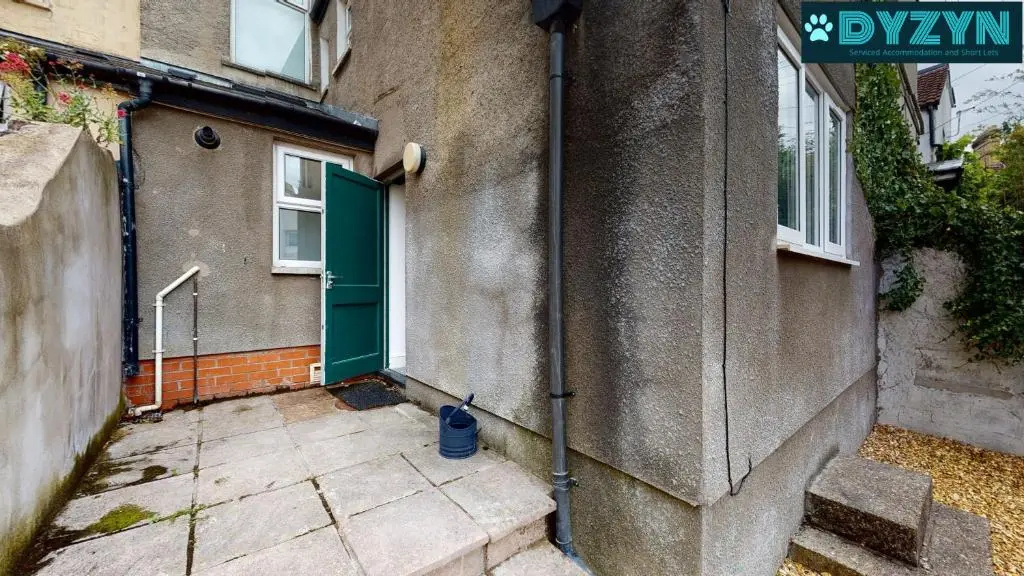 Taff Towers - Deluxe 2 Bed Cardiff City Center Apartment - Street Parking - By DYZYN