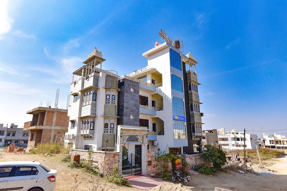 Fabhotel Achrol Palace