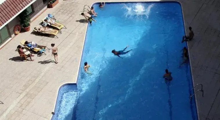 Oasis Court Hotel Apartments