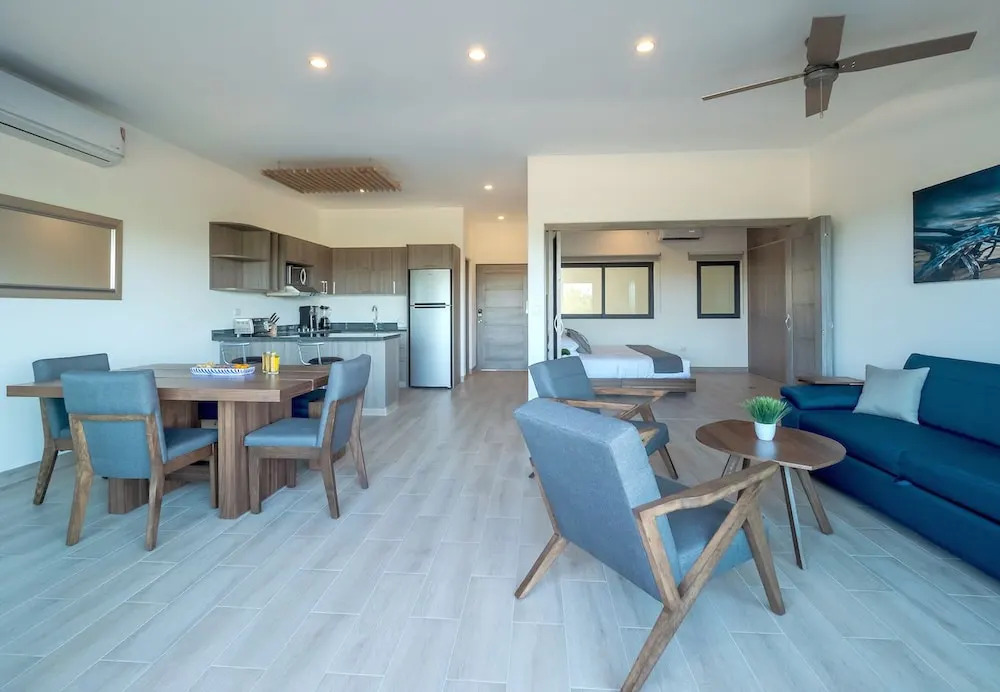 Cactus 1092 Oceanview Lux condo's w Rooftop Pool/Kitchens - Beach Access