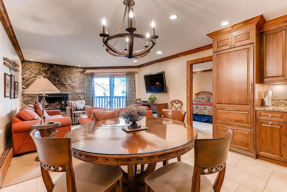 Westwind 201 2BD 2BA Plat. Condo