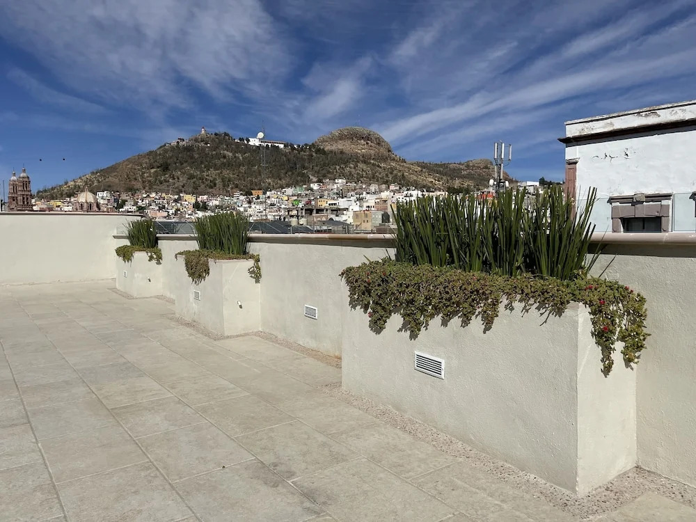 HIDALGO 119 - TERRAZA Y SUITES