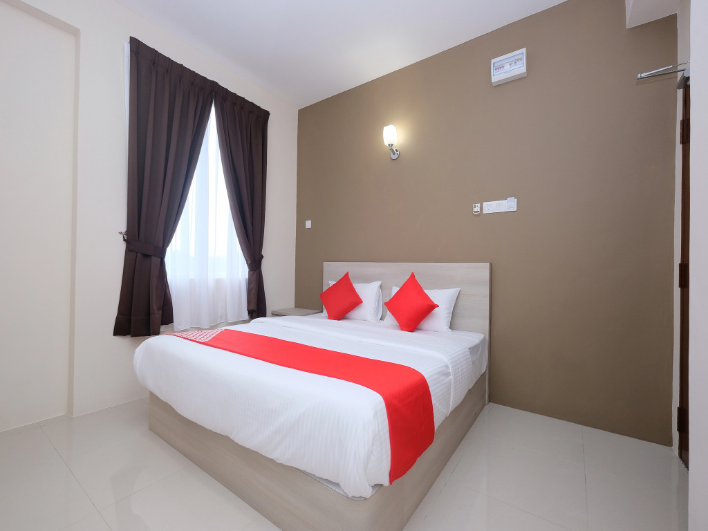 Super OYO 43935 Mancalin Hotel