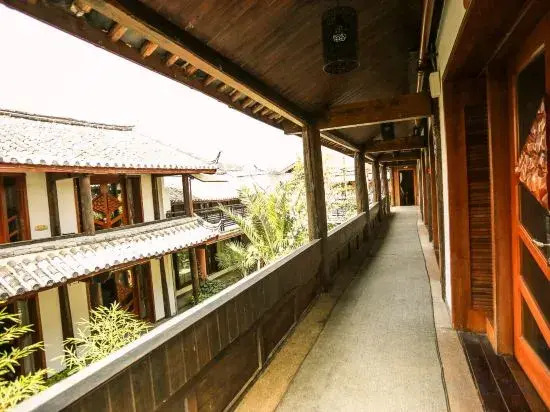 Lijiang Wu Courtyard Gardens Resort