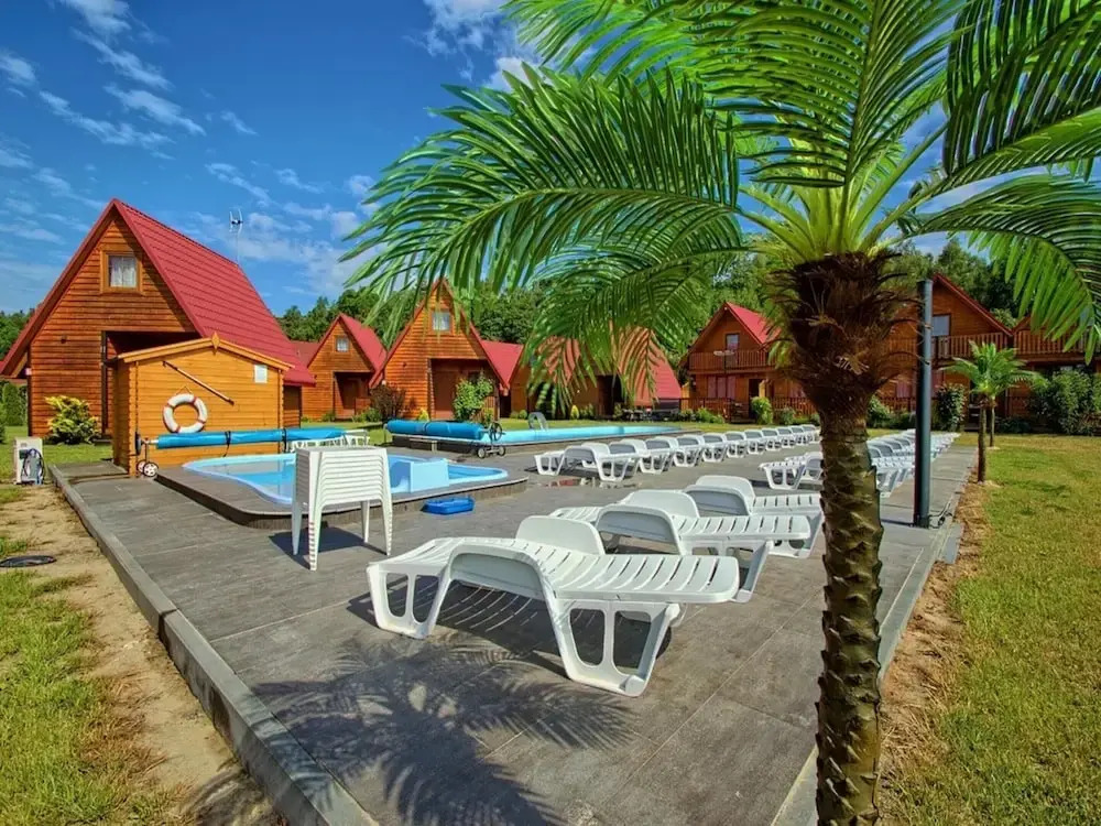 Comfortable holiday homes with terraces, pool