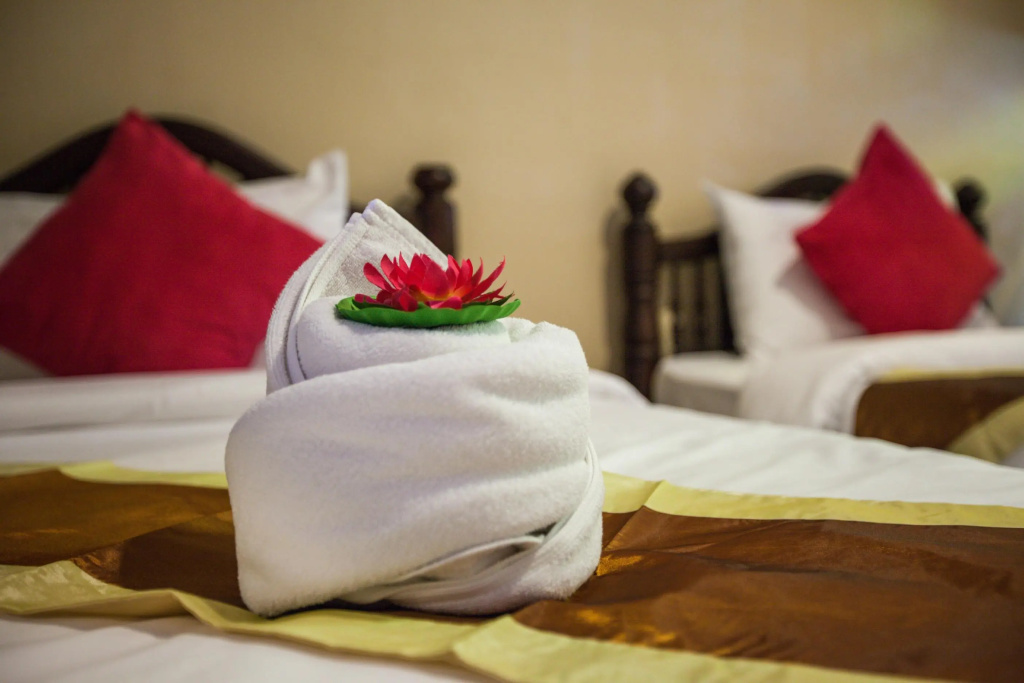 The Train Resort - Your Relaxing Resort with Large Pool & Jacuzzi