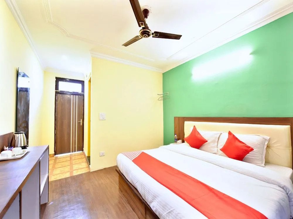 OYO 12907 Hotel Isha Residency