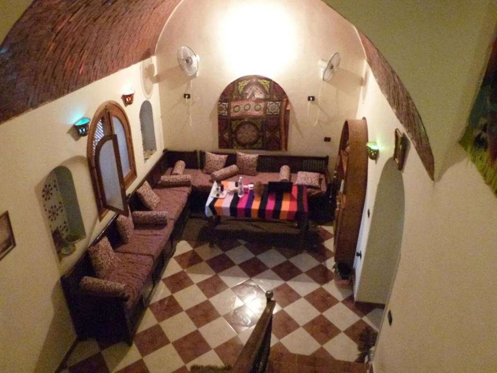 Shahhat View House, Charming Private Villa in Luxor West Bank with Habu Temple Views, for up to 6 guests