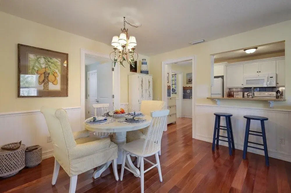 Shady Mango 2 Bedroom Home by RedAwning