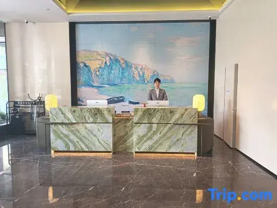 Helen Lakeside Hotel