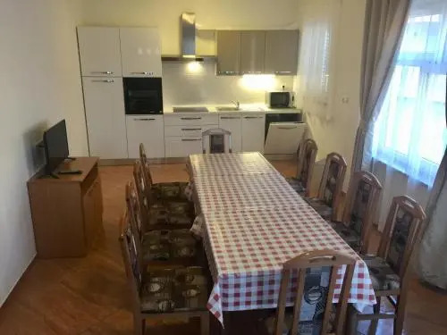 Apartments Pičuljan