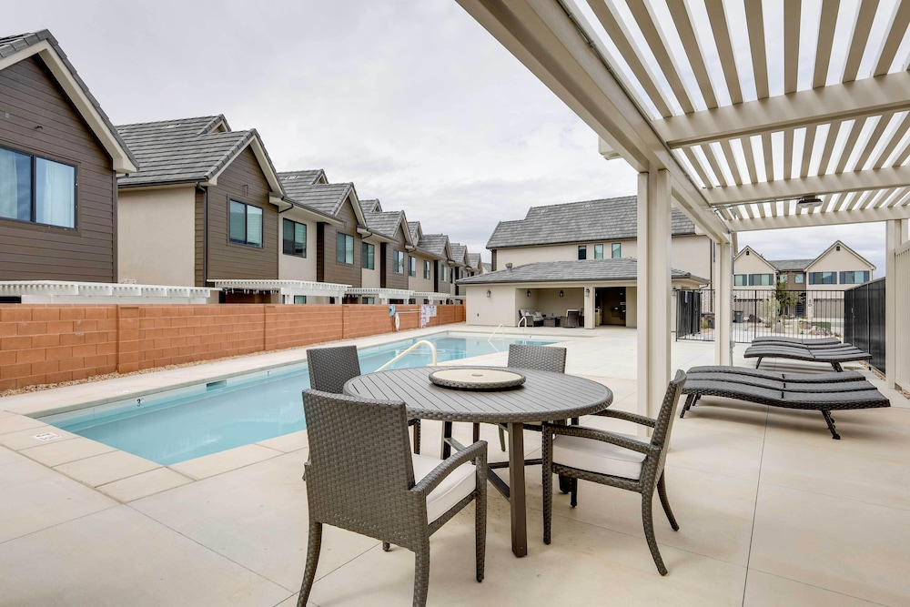 Modern Santa Clara Vacation Rental w/ Patio