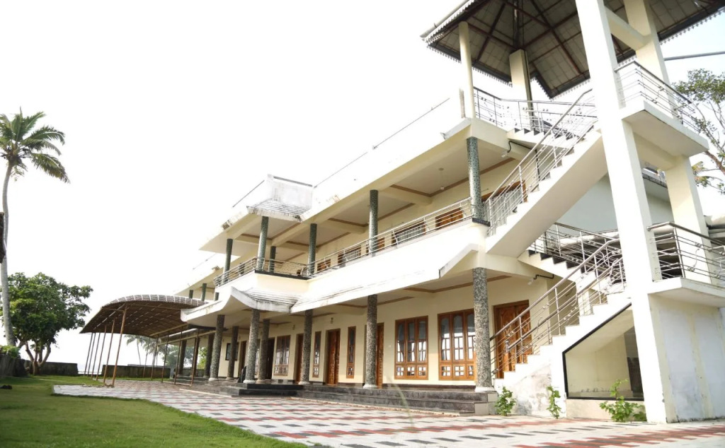 The Lake Paradise Boutique Resort