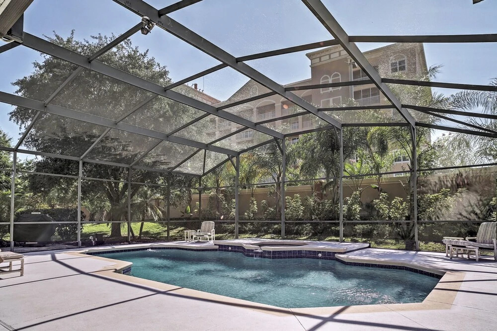 4 Mi to Disney: Kissimmee Group Getaway
