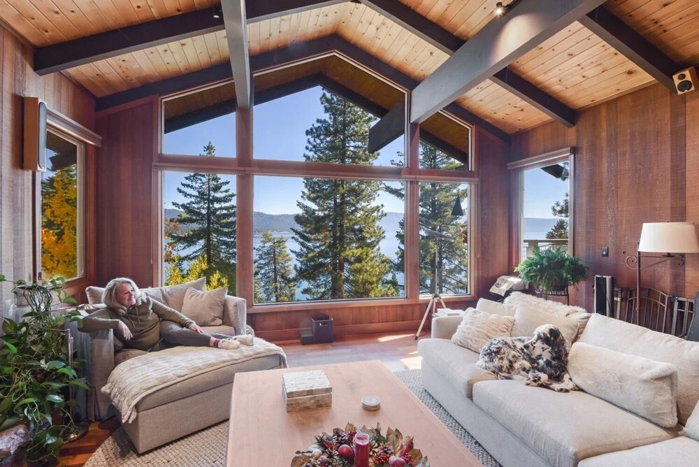 Luna Del Lago Luxury Home - Hot Tub, Lake View 3 Bedroom Home by Redawning