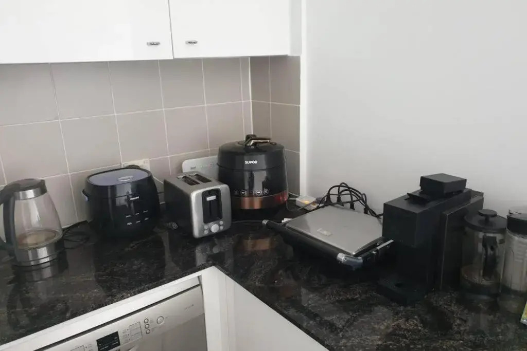 City Plaza in the heart of Canberra Centre! Private room in shared Apartment