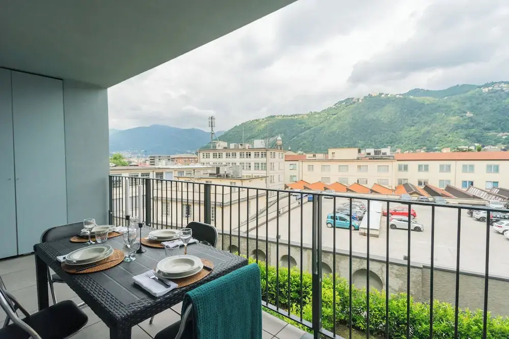 Princess Sofia's Lake Retreat by Rent all Como