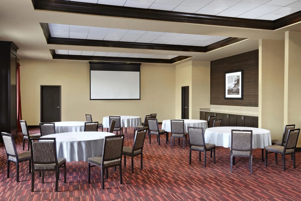 Four Points by Sheraton Edmonton Gateway
