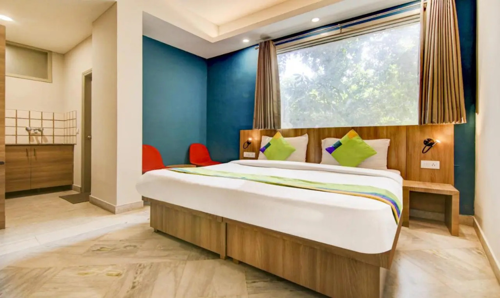 Treebo Mall View Dlf Phase 2 near MG metro station